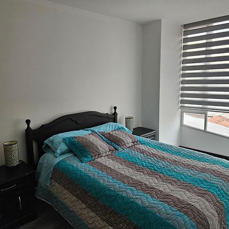 Hermoso Departamento, Centrico Y Tranquilo Quito Bagian luar foto