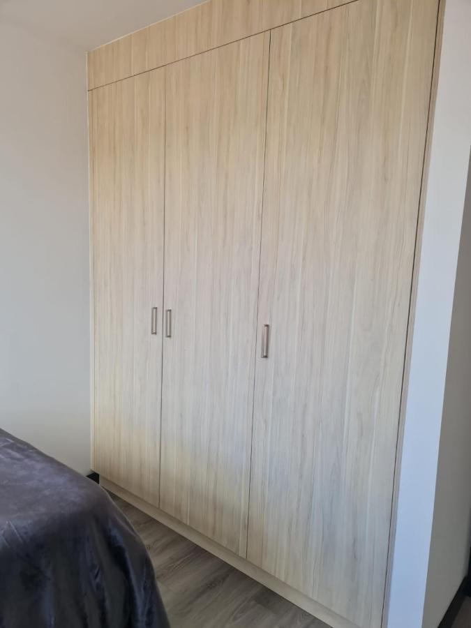 Hermoso Departamento, Centrico Y Tranquilo Quito Bagian luar foto