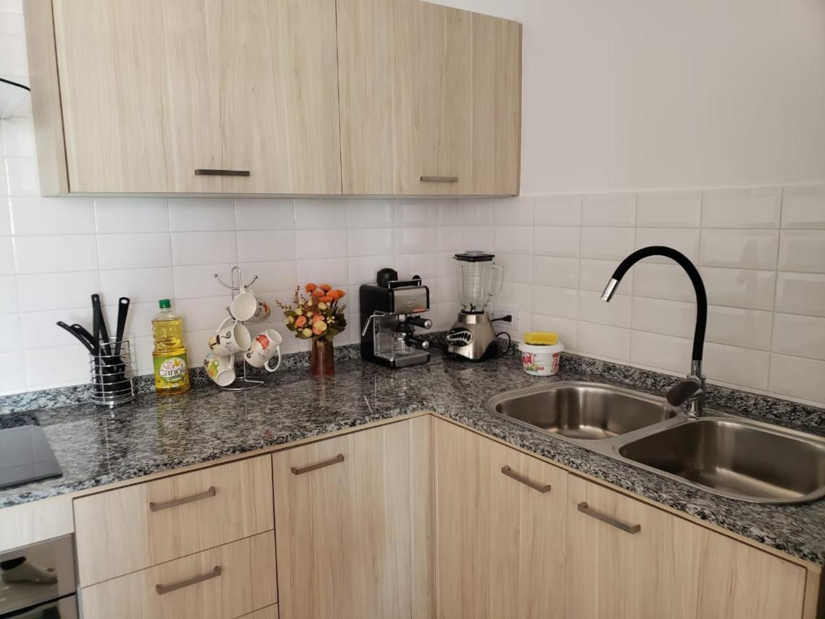 Hermoso Departamento, Centrico Y Tranquilo Quito Bagian luar foto
