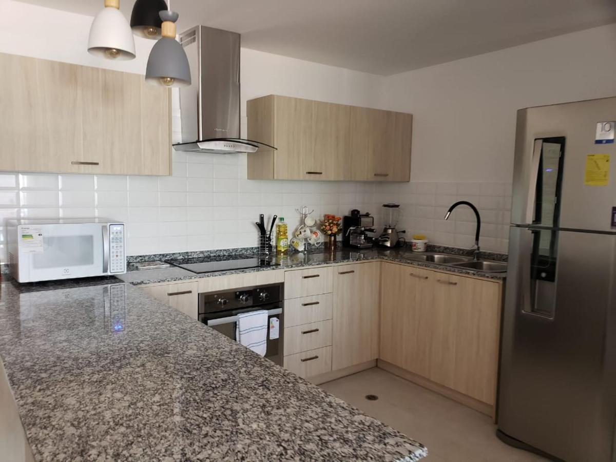 Hermoso Departamento, Centrico Y Tranquilo Quito Bagian luar foto